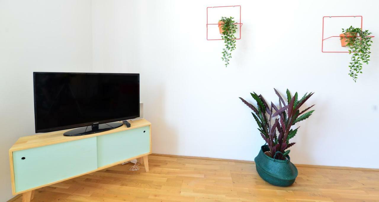2 Bedrooms @ The U3 Subway Wien Exterior foto