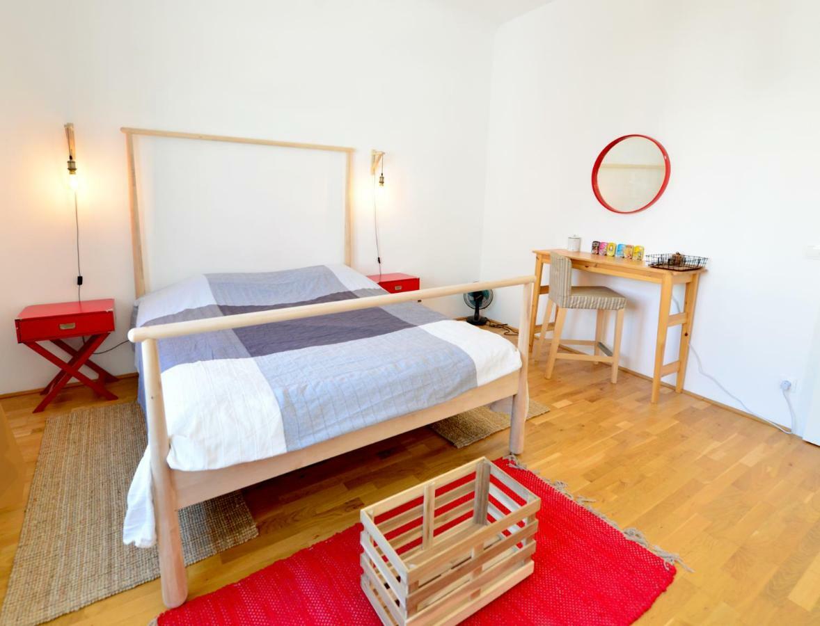 2 Bedrooms @ The U3 Subway Wien Exterior foto