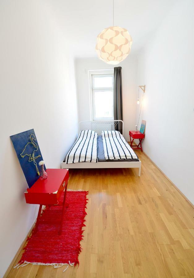 2 Bedrooms @ The U3 Subway Wien Exterior foto