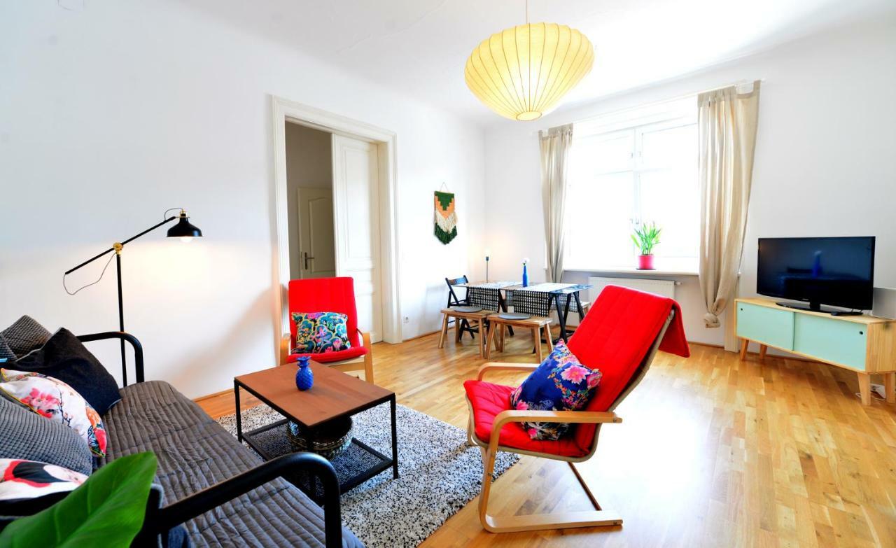 2 Bedrooms @ The U3 Subway Wien Exterior foto
