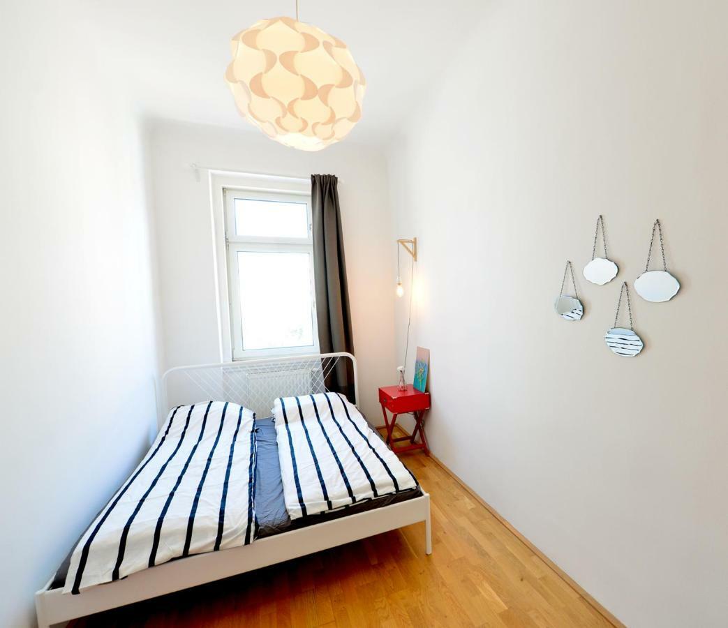2 Bedrooms @ The U3 Subway Wien Exterior foto