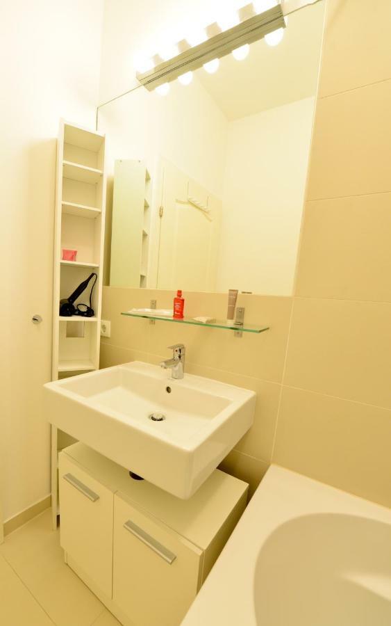 2 Bedrooms @ The U3 Subway Wien Exterior foto
