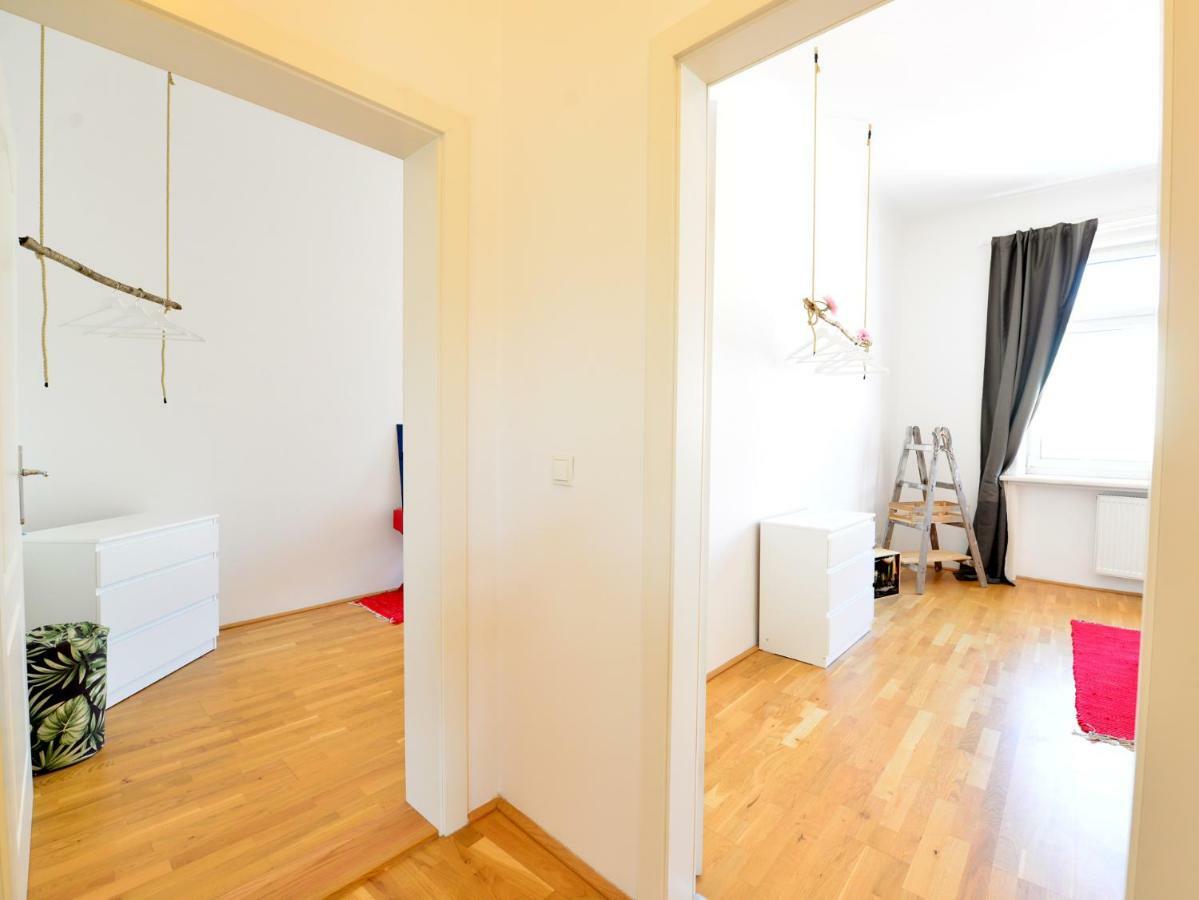 2 Bedrooms @ The U3 Subway Wien Exterior foto